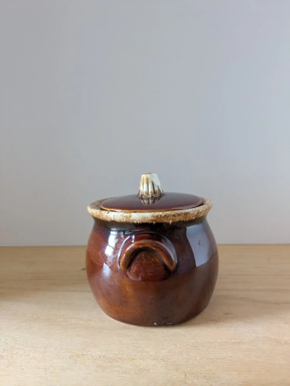 Hull Pottery Brown Drip Glaze Bean Pot/Sugar Bowl w/Lid